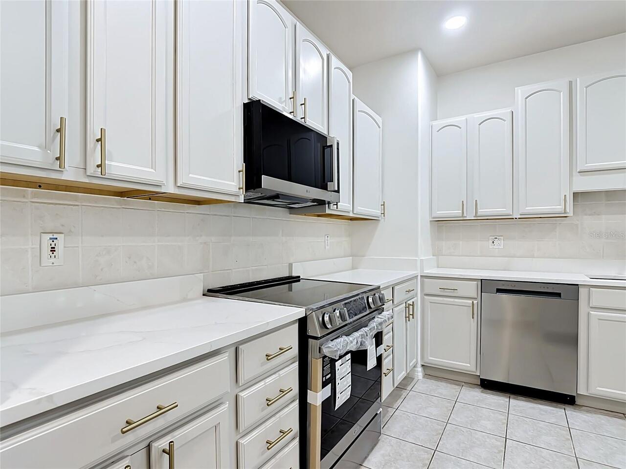 Listing Photo 9