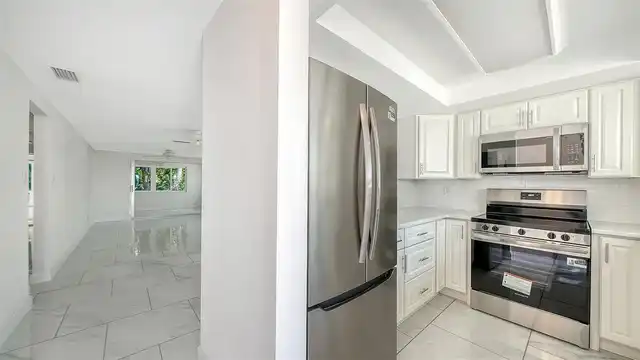 Listing Photo 9