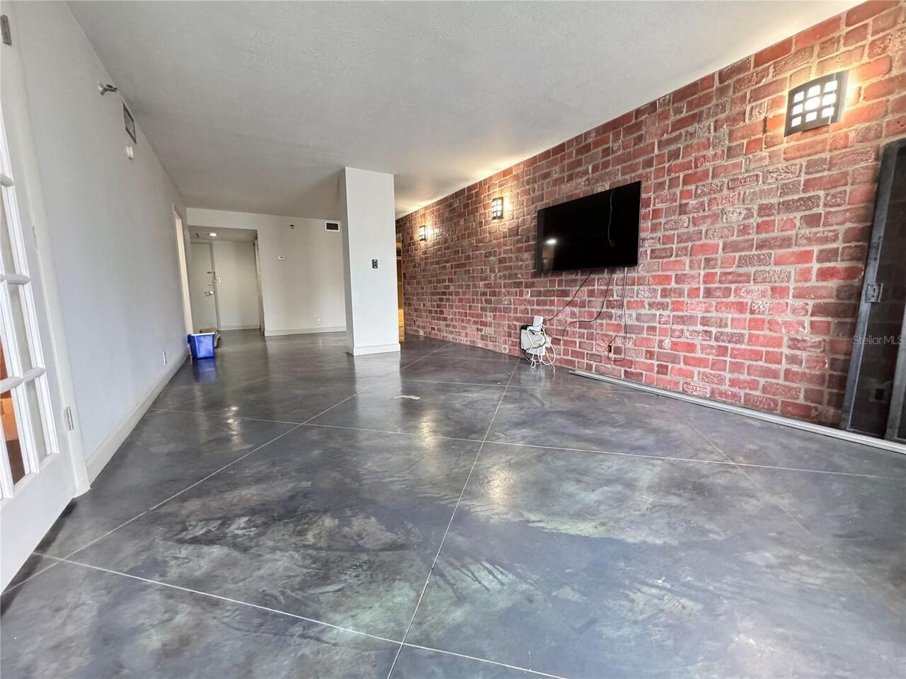 Listing Photo 7