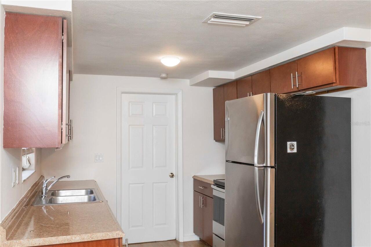 Listing Photo 10