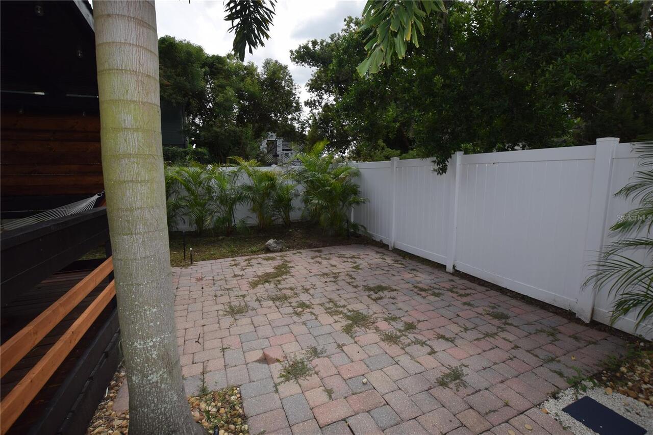 Listing Photo 12