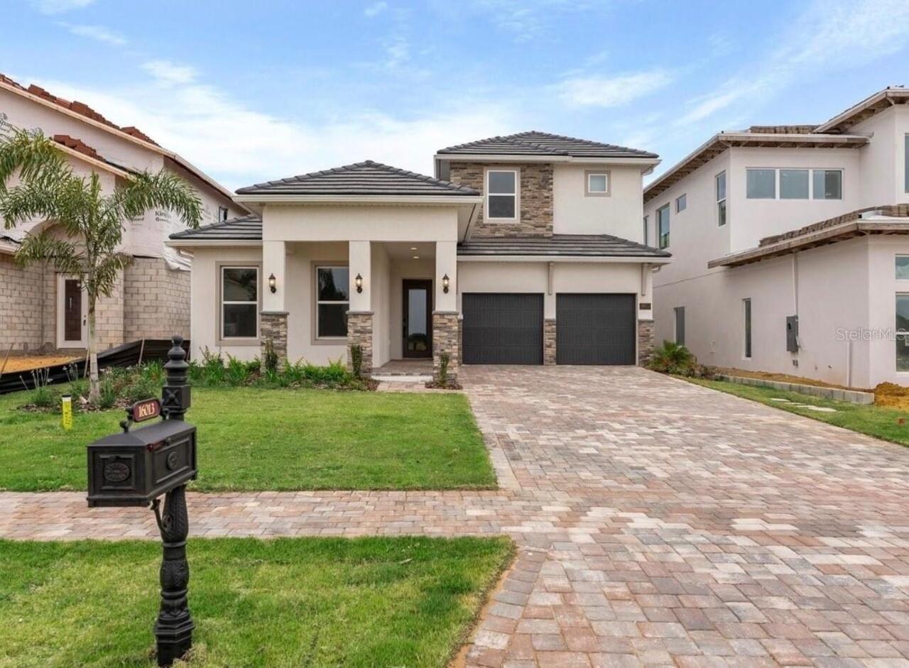 BELLA COLLINA Real Estate