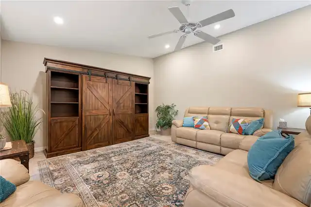 Listing Photo 7
