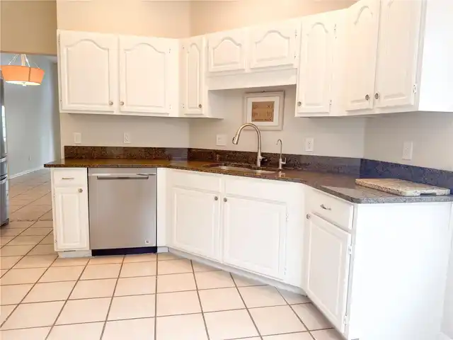 Listing Photo 10