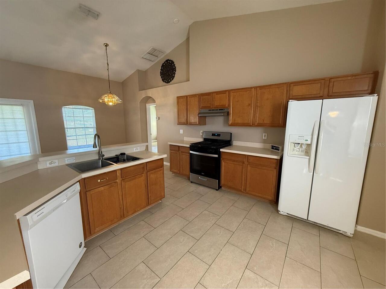 Listing Photo 12