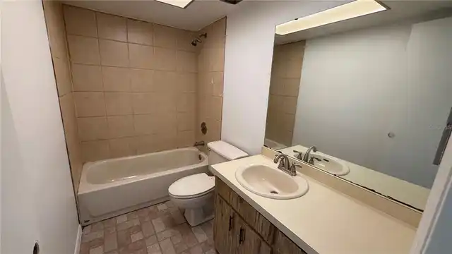 Listing Photo 17