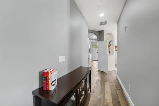 Listing Photo 14