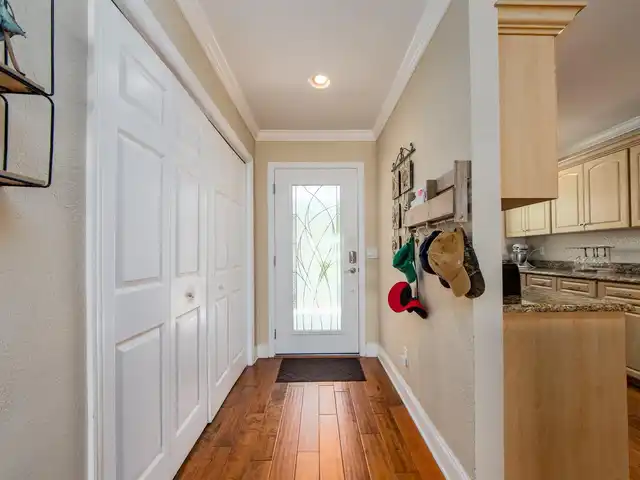 Listing Photo 17