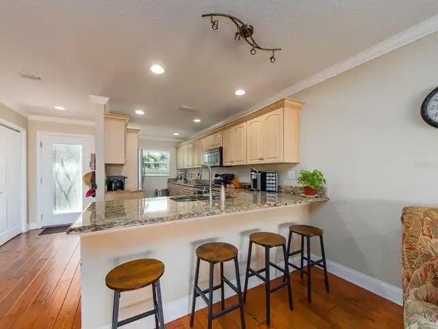 Listing Photo 14