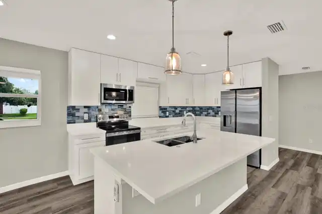 Listing Photo 8