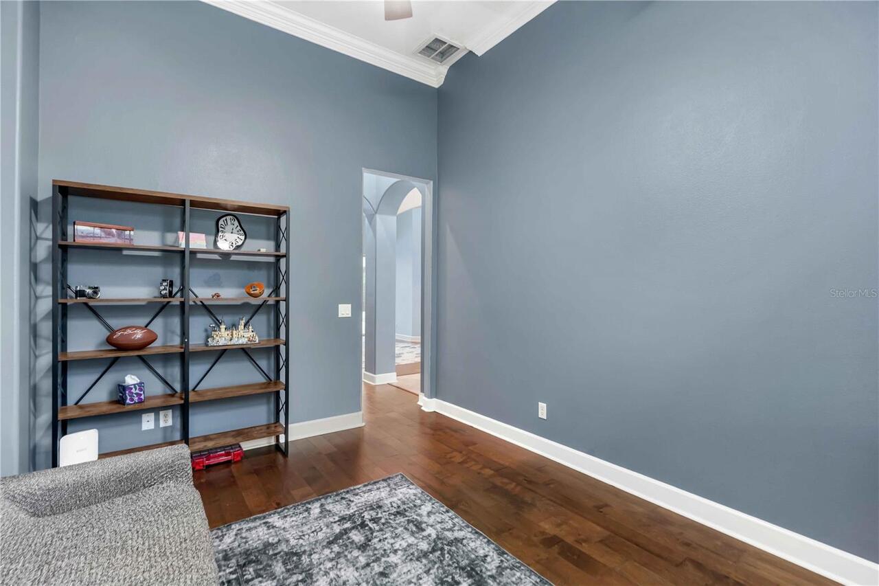 Listing Photo 12