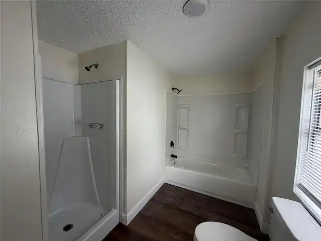 Listing Photo 11