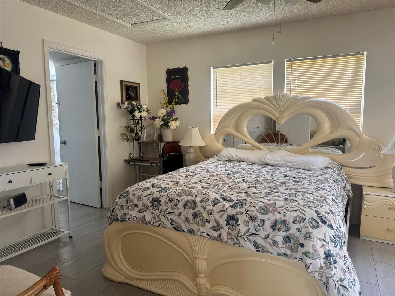 Listing Photo 12
