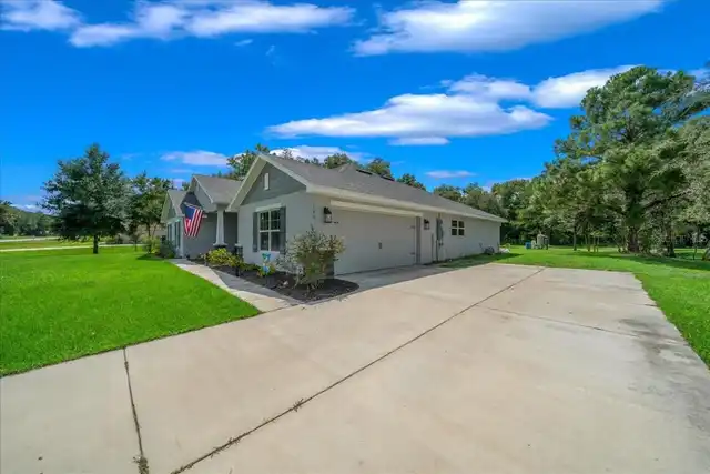 Listing Photo 11