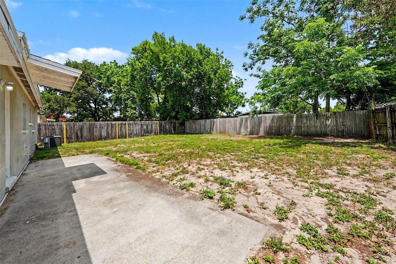 Listing Photo 12