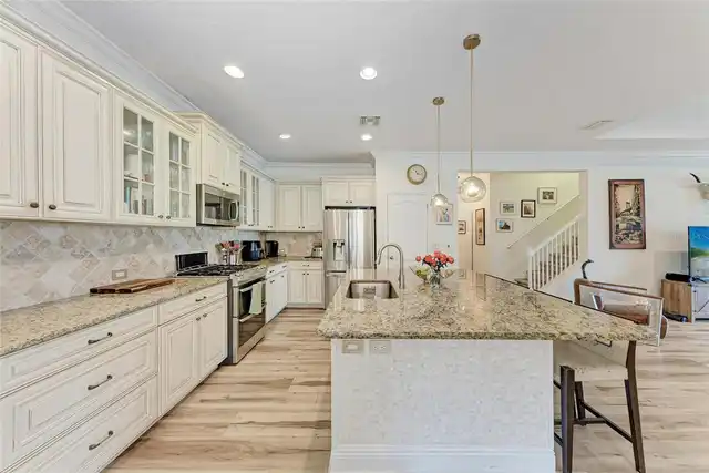 Listing Photo 15