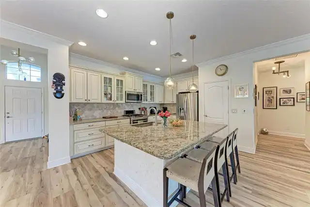 Listing Photo 16
