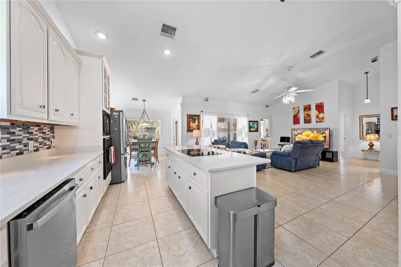 Listing Photo 12
