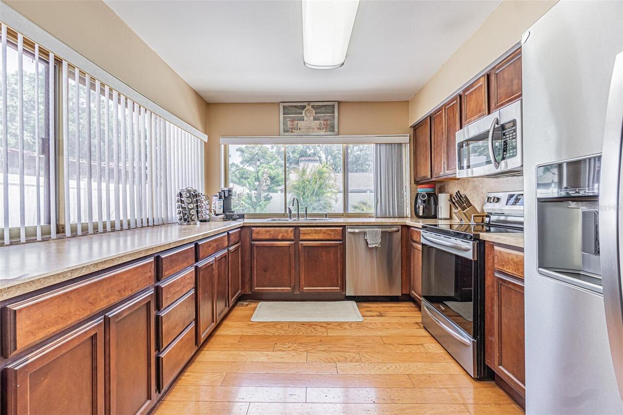 Listing Photo 11