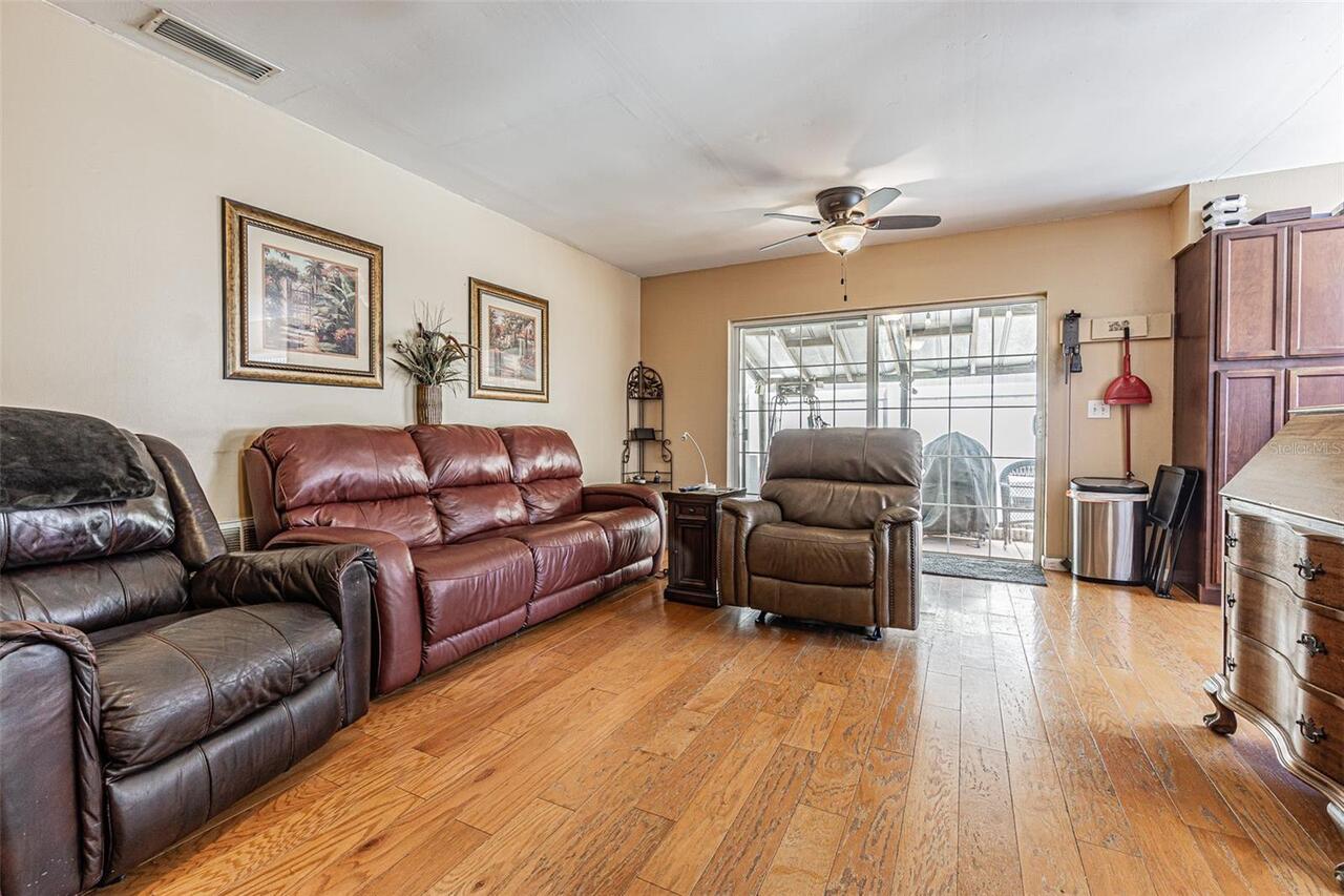 Listing Photo 14