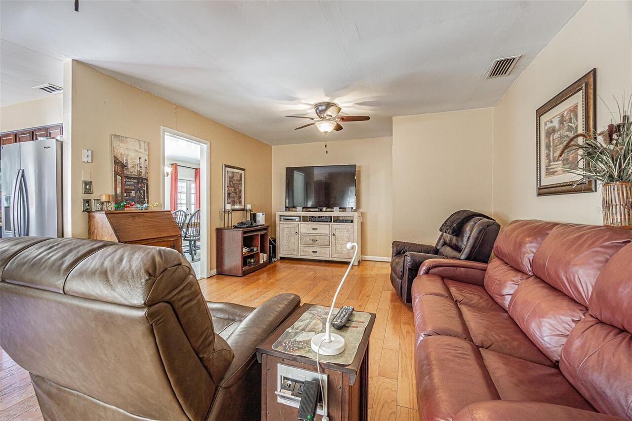 Listing Photo 16