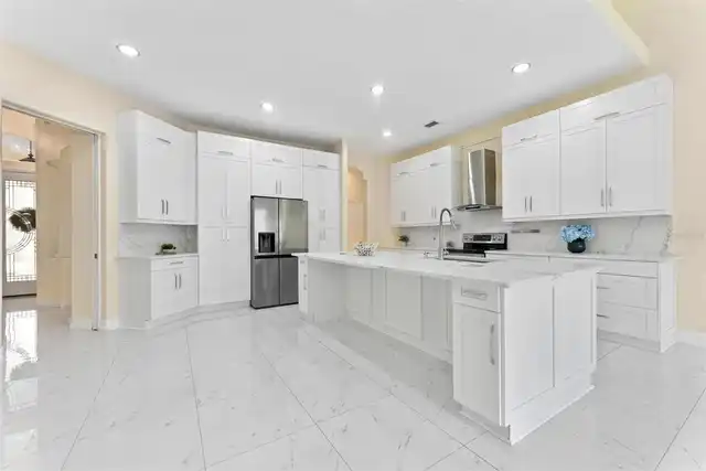 Listing Photo 9