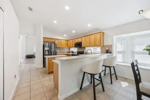 Listing Photo 12