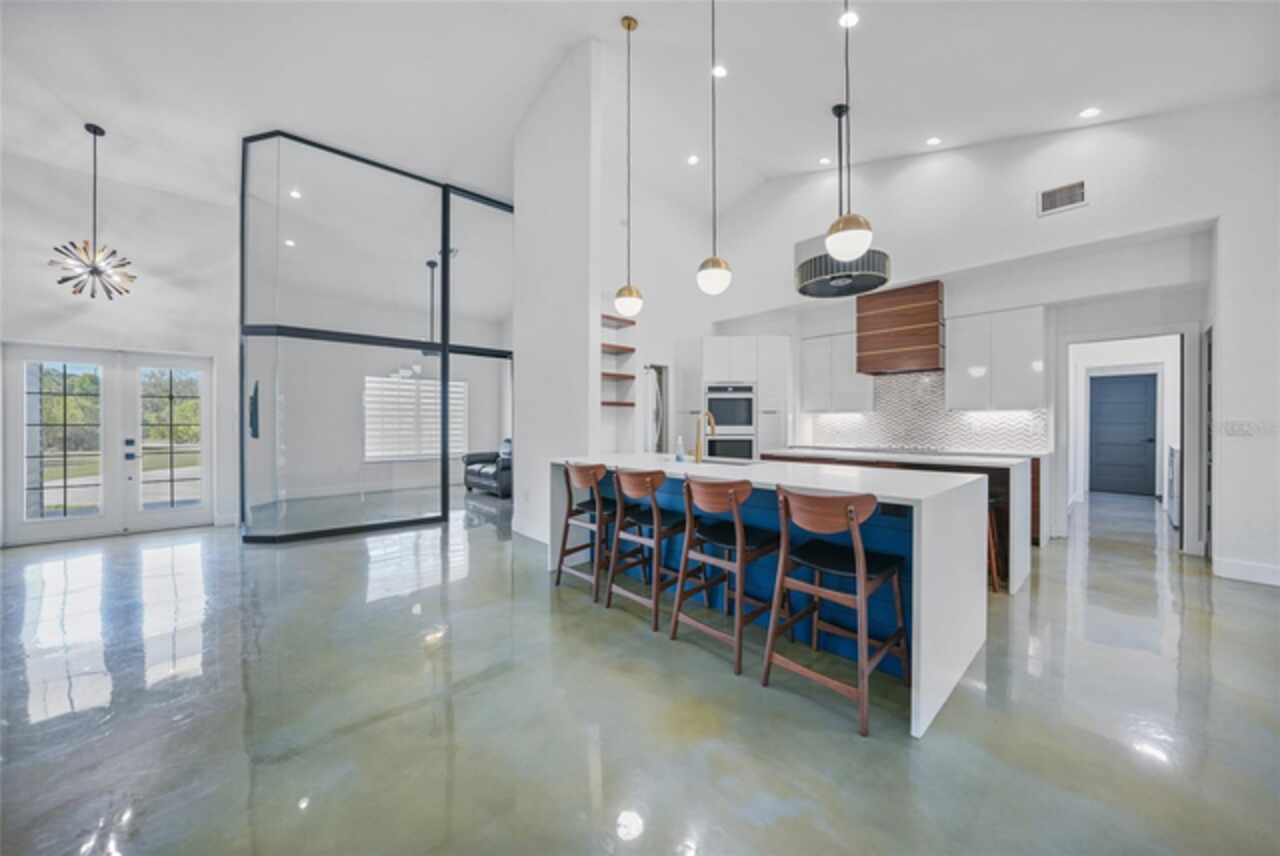 Listing Photo 10
