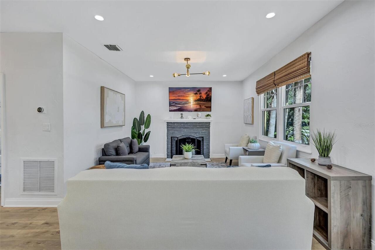 Listing Photo 10