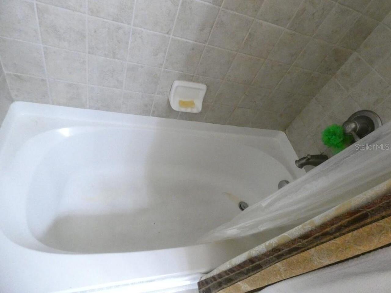 Listing Photo 12