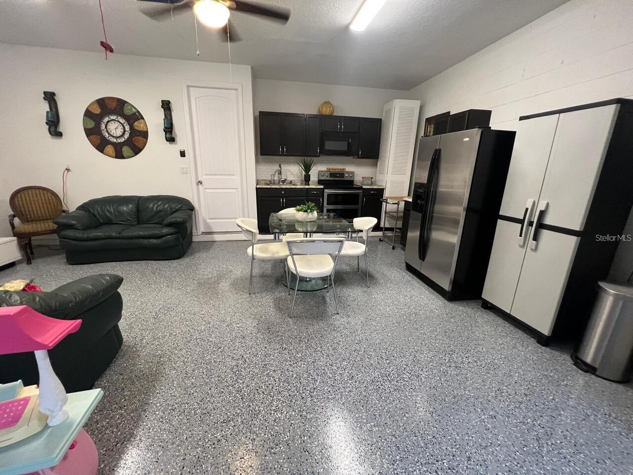 Listing Photo 11