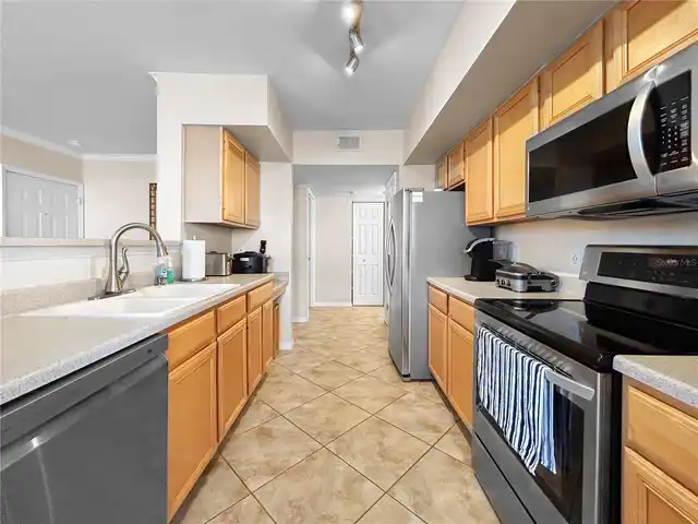 Listing Photo 10