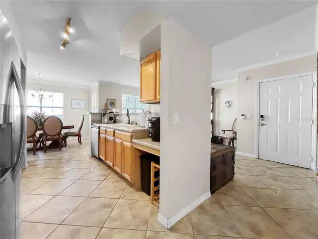 Listing Photo 11