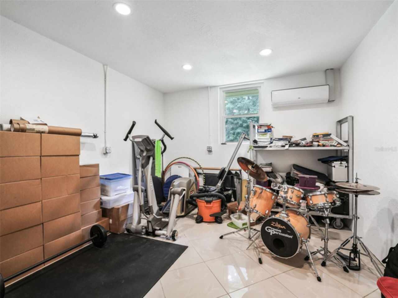 Listing Photo 9