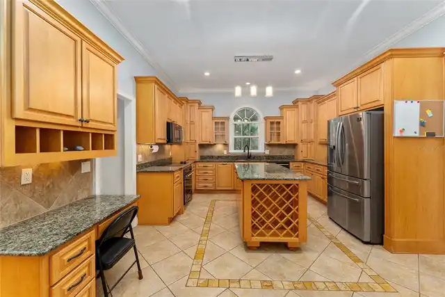 Listing Photo 9