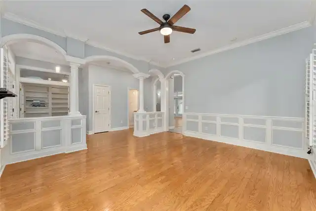 Listing Photo 11