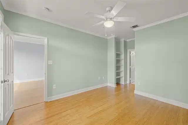 Listing Photo 14