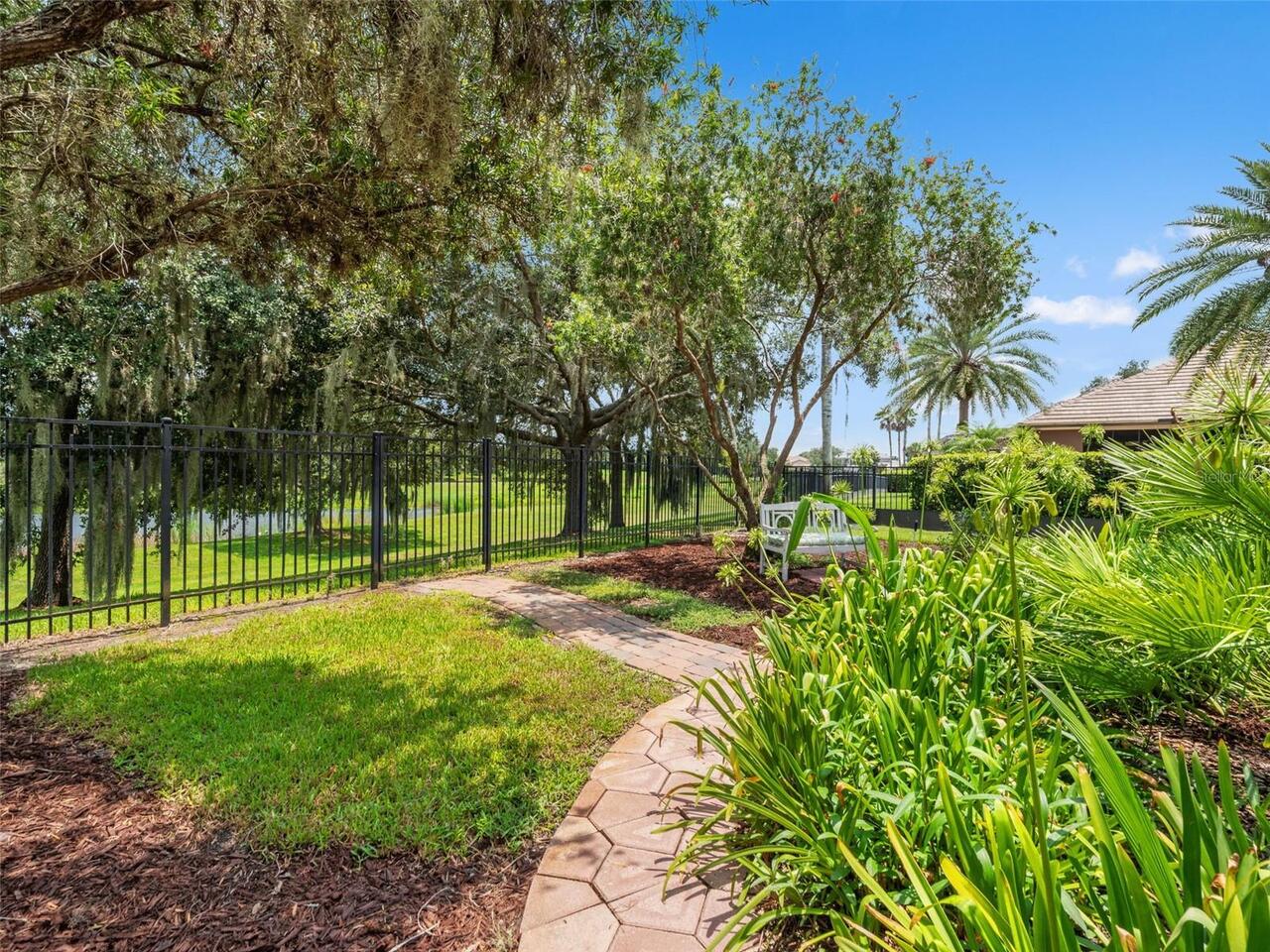 Listing Photo 8