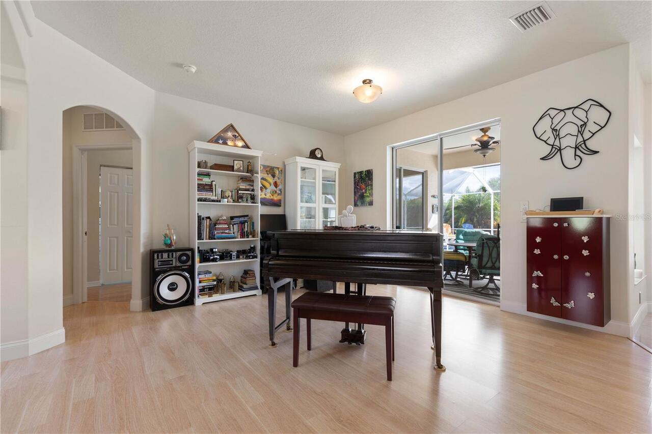 Listing Photo 9