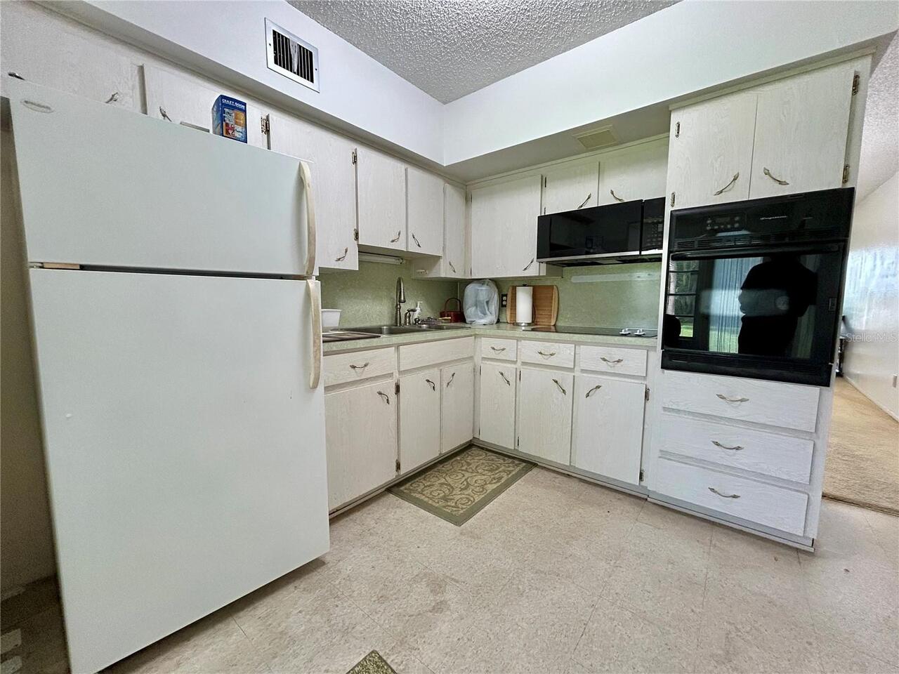 Listing Photo 8