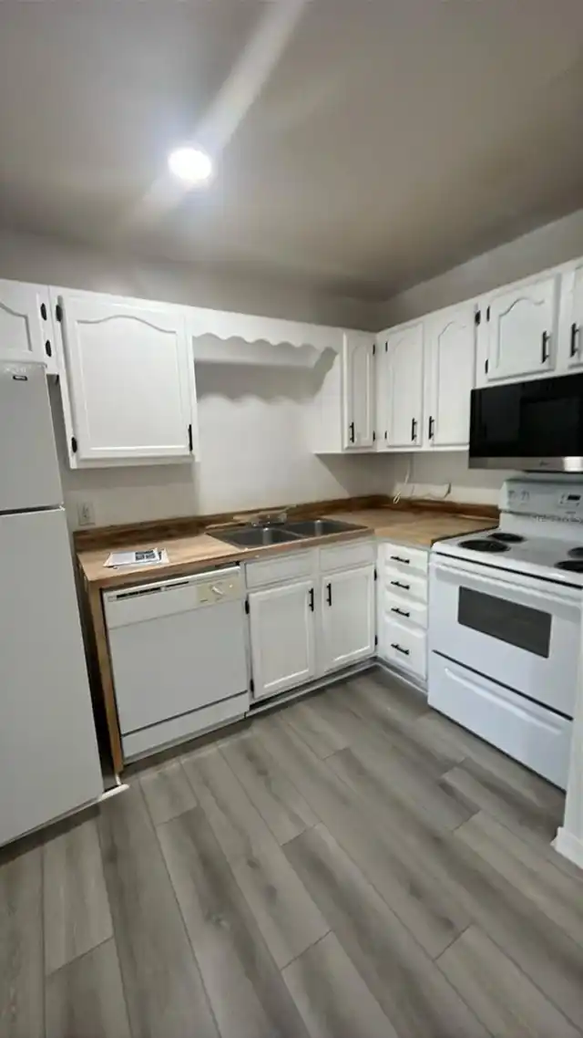 Listing Photo 9
