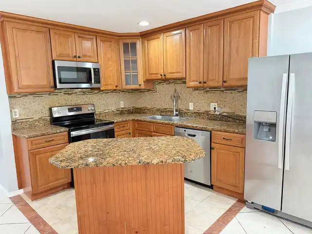 Listing Photo 8