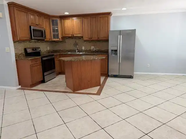 Listing Photo 9