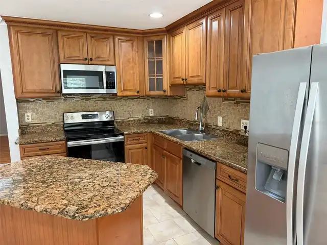 Listing Photo 10