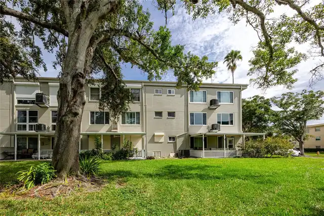 Listing Photo 32