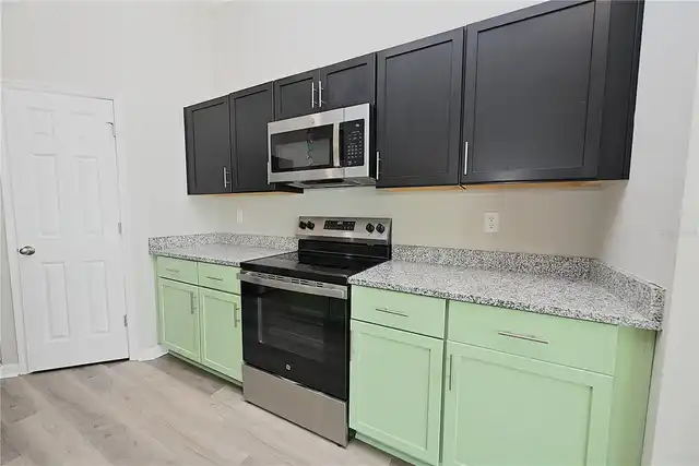 Listing Photo 6