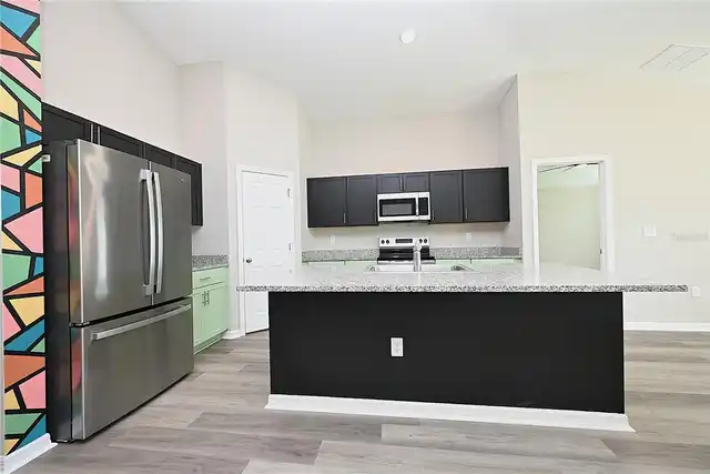 Listing Photo 10
