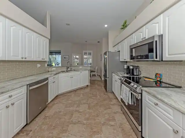 Listing Photo 10