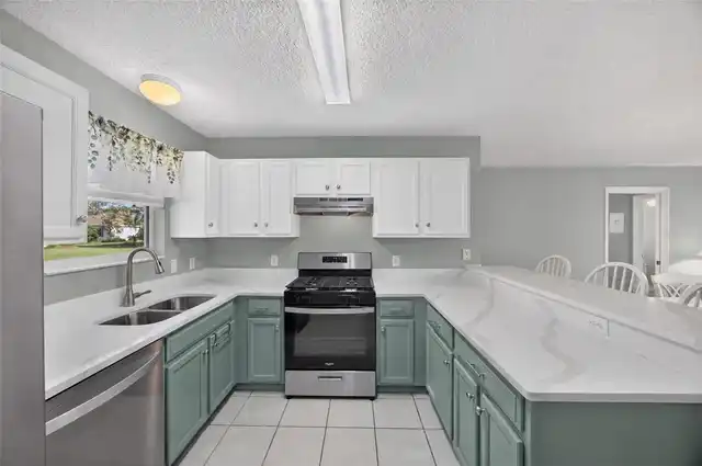 Listing Photo 10