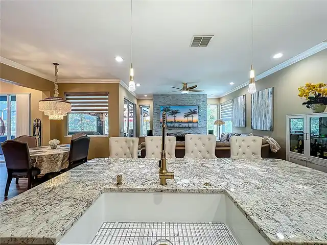 Listing Photo 14